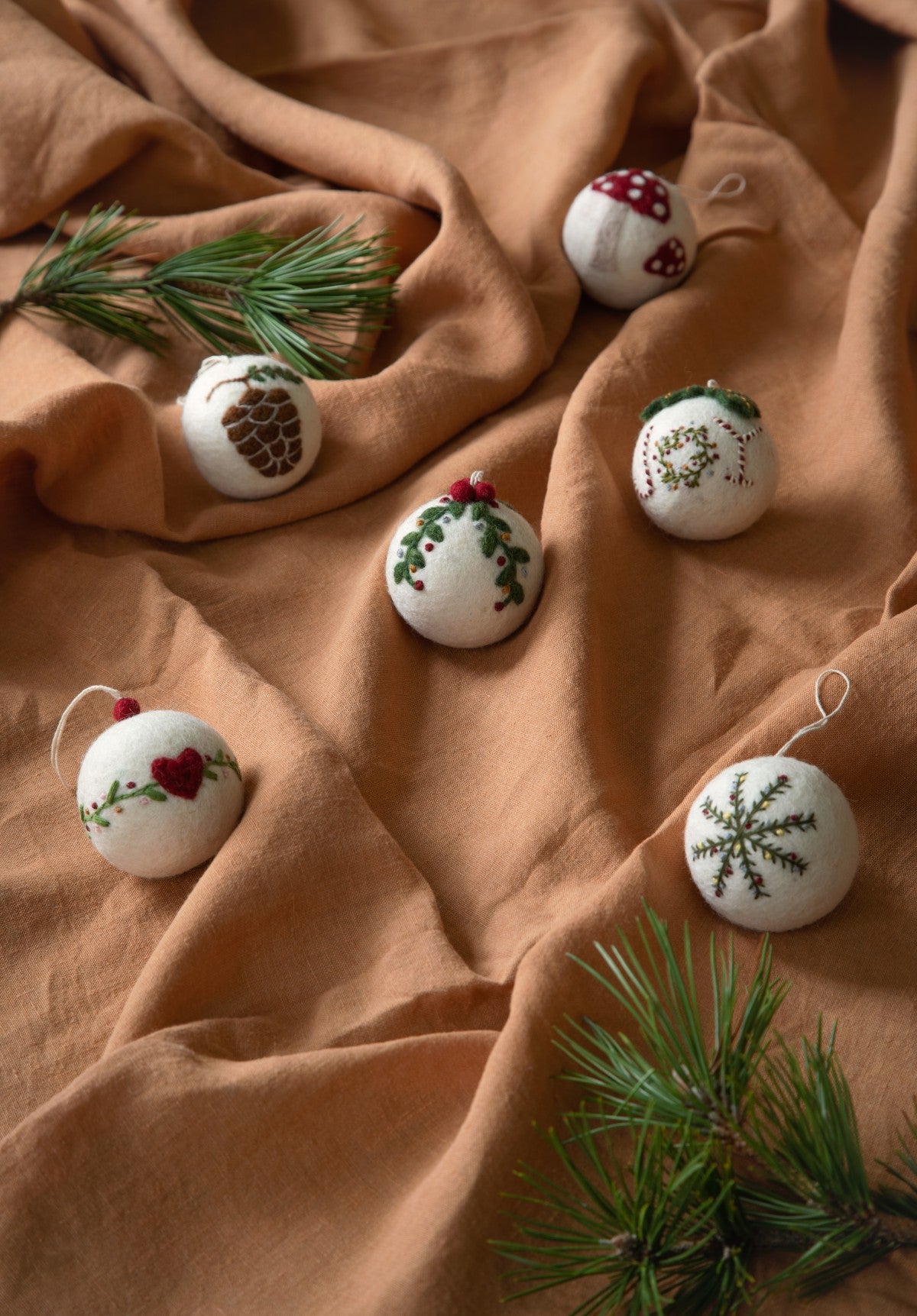 Christmas Bauble - White w/Joy