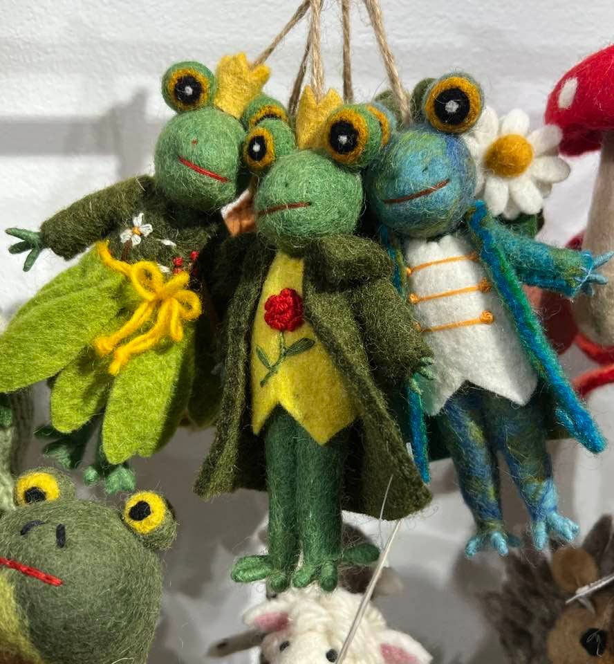 Frog Ornament Dapper