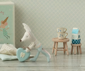Table and stool set, Mouse