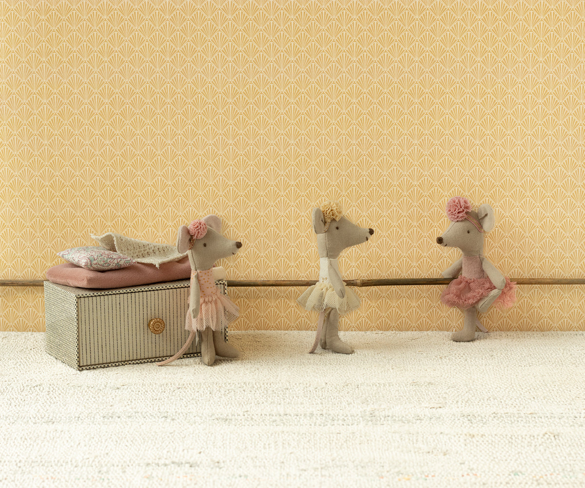 Dance Mouse in Daybed - Little Sister - Maileg