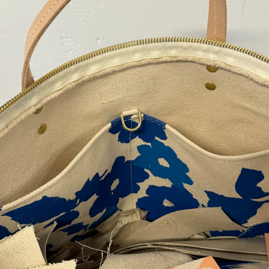Royal Anita E Weekender Bag: Printed Exterior