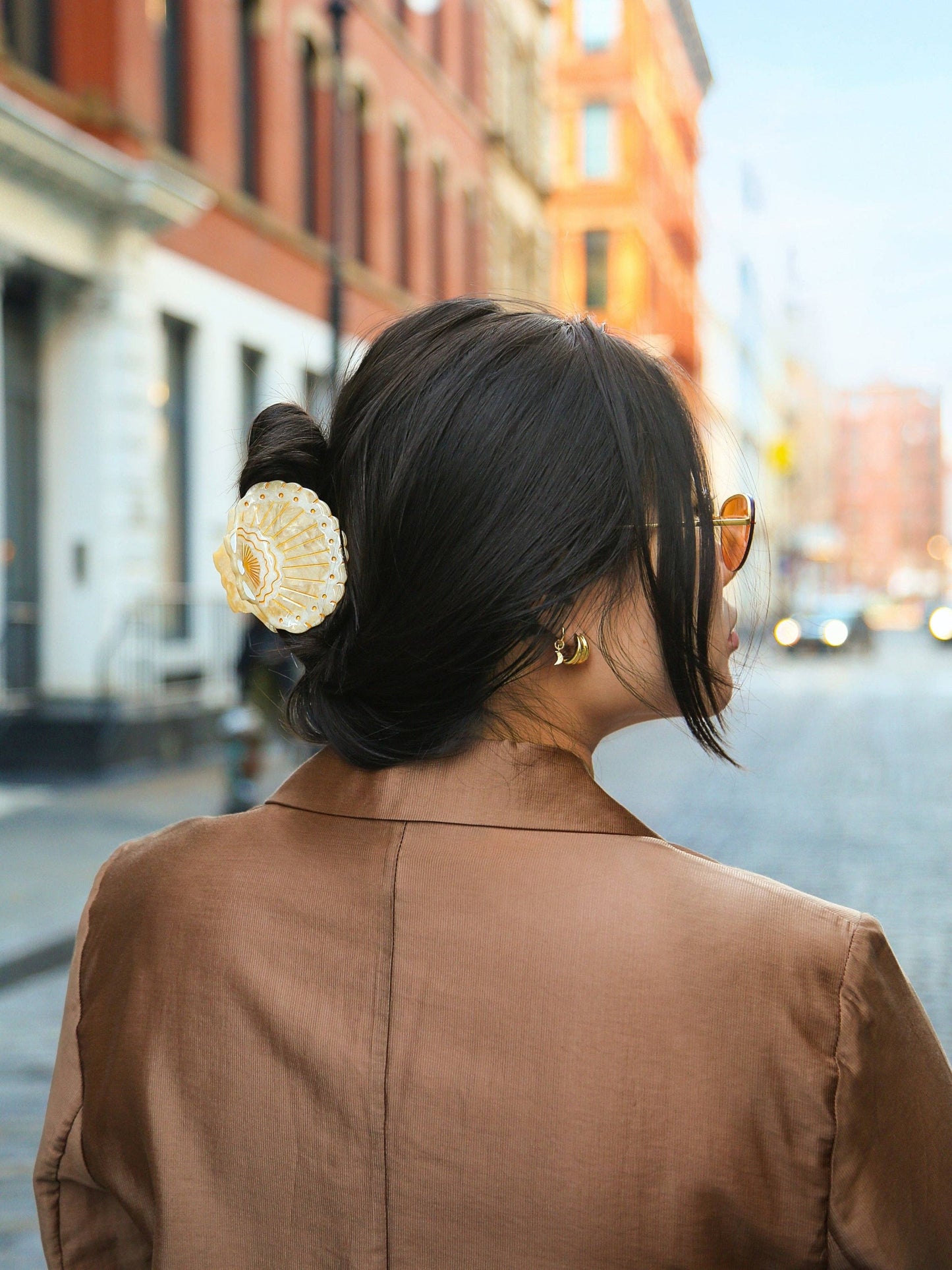 Hand-painted Scallop Seashell Claw Hair Clip | Eco-Friendly: Baby Blue