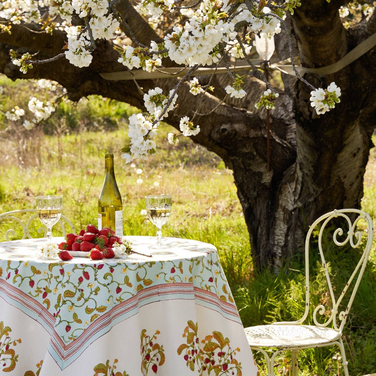 Strawberry Blue | French Tablecloths: 59" x 86"