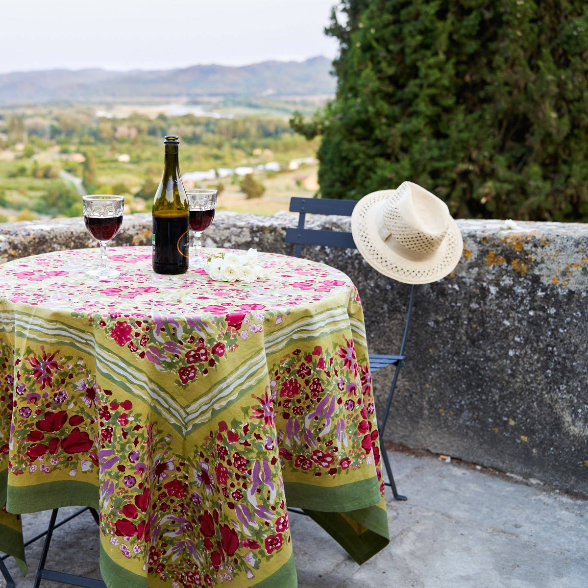 Jardin Red & Green Tablecloth