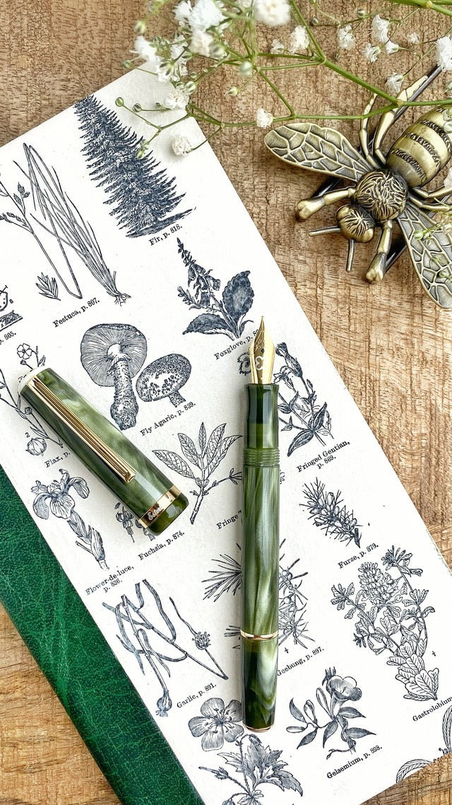 Esterbrook Jr Pocket Fountain Pen - Palm Green Gold Trim