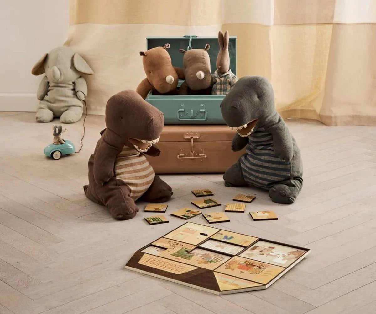 Mouse Hole Farmhouse Puzzle