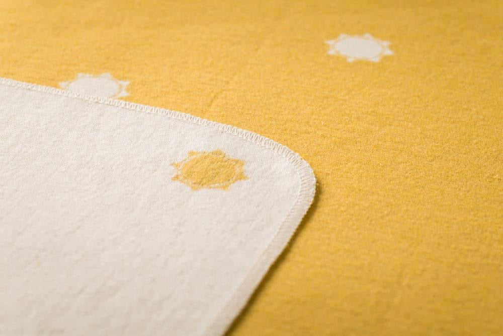 Juwel Baby Blanket Embroidered "Suns"