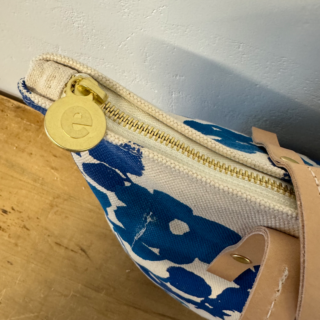 Royal Anita E Weekender Bag: Printed Exterior