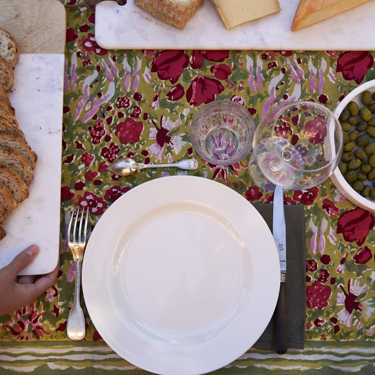 Jardin Red & Green Tablecloth